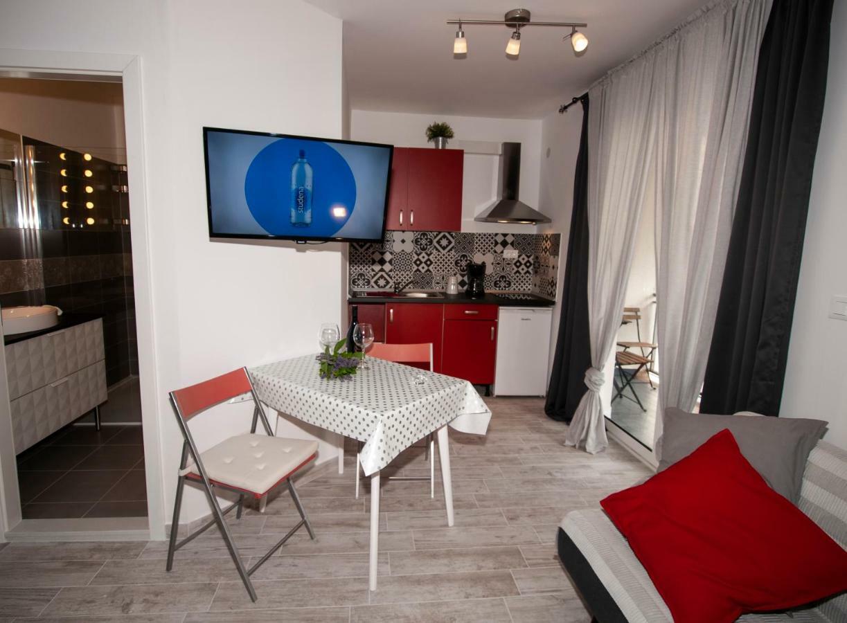 Apartments Barka Tucepi Bagian luar foto